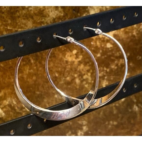 RLM Soho Twisted Hoop Silver Plated Earrings 1.33 Inches - Picture 1 of 7